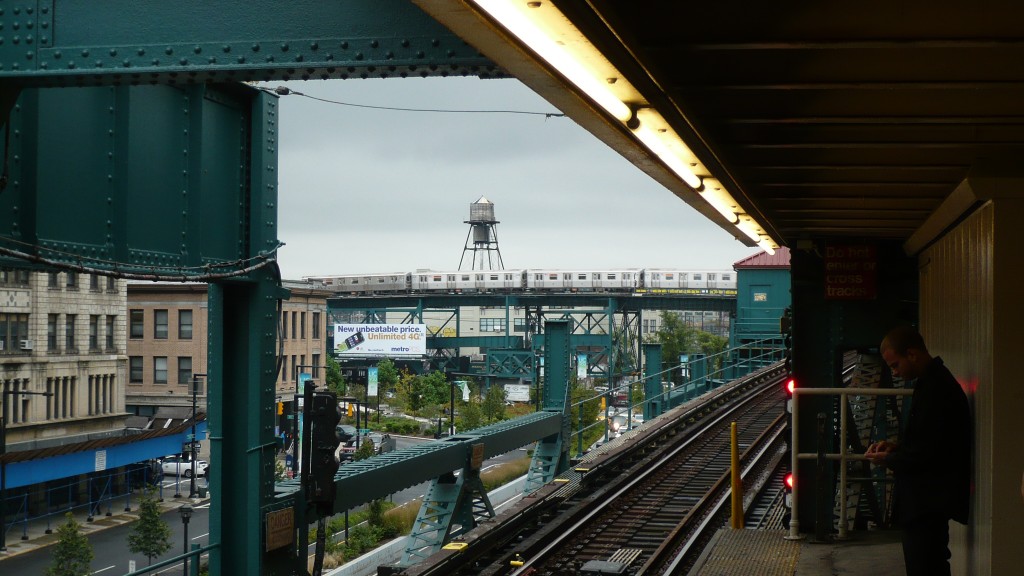 Elevated station complex in Long Island City
