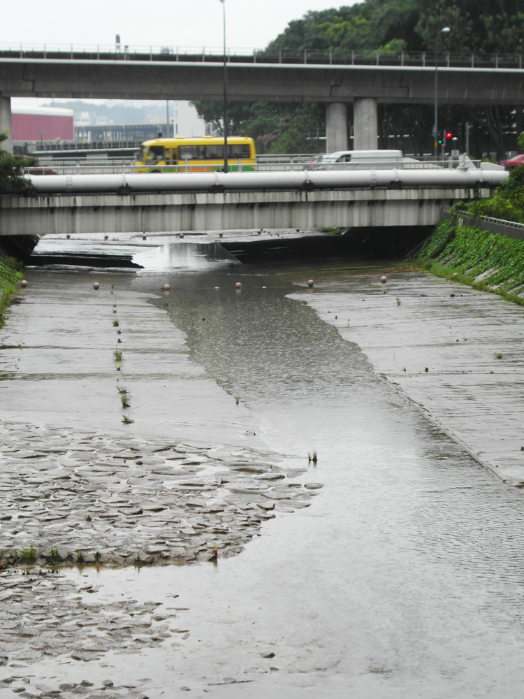Concrete Drainage System in Singapore (Photo: Maarten Markus)