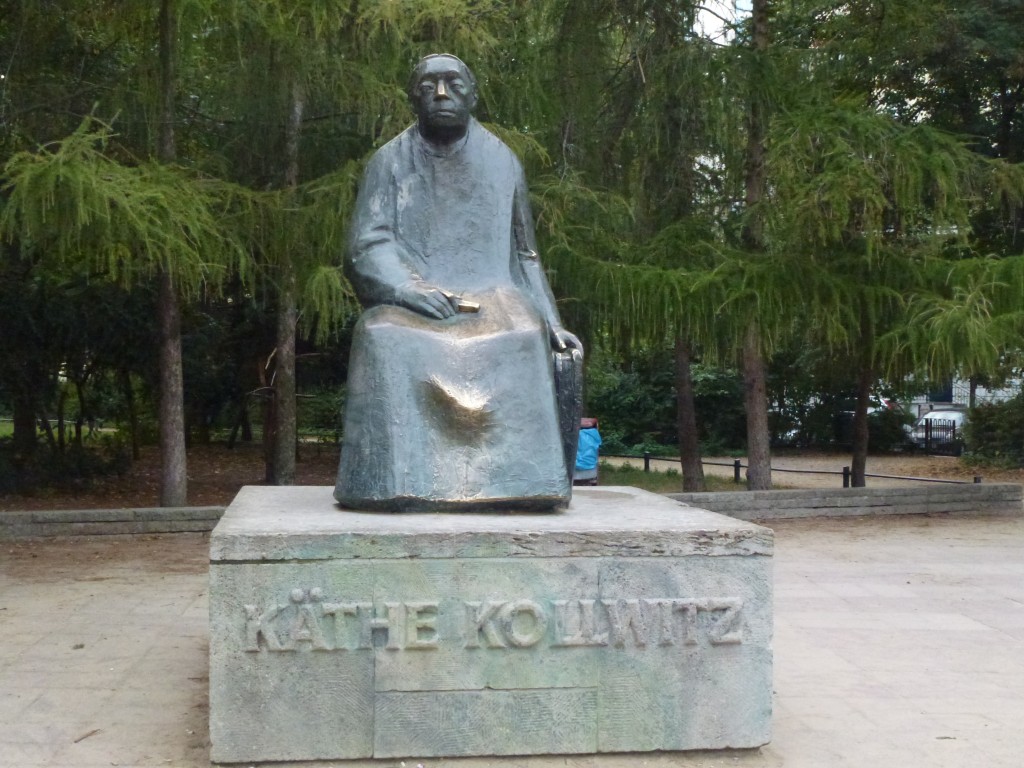 Statue of Käthe Kollwitz (picture by author, 2014)