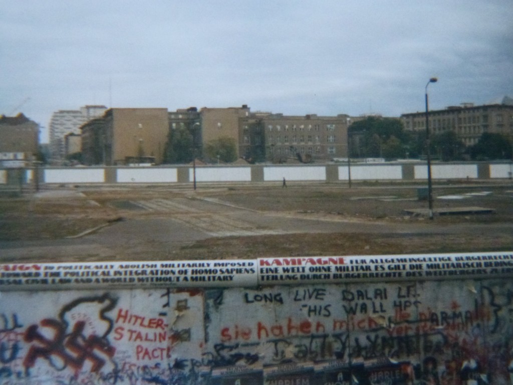 The Berlin Wall, seen from West Berlin (picture by author, 1989)