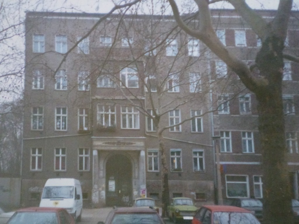 Kollwitzstraße 45 in January 1996 (I lived in this house for a few months then)...