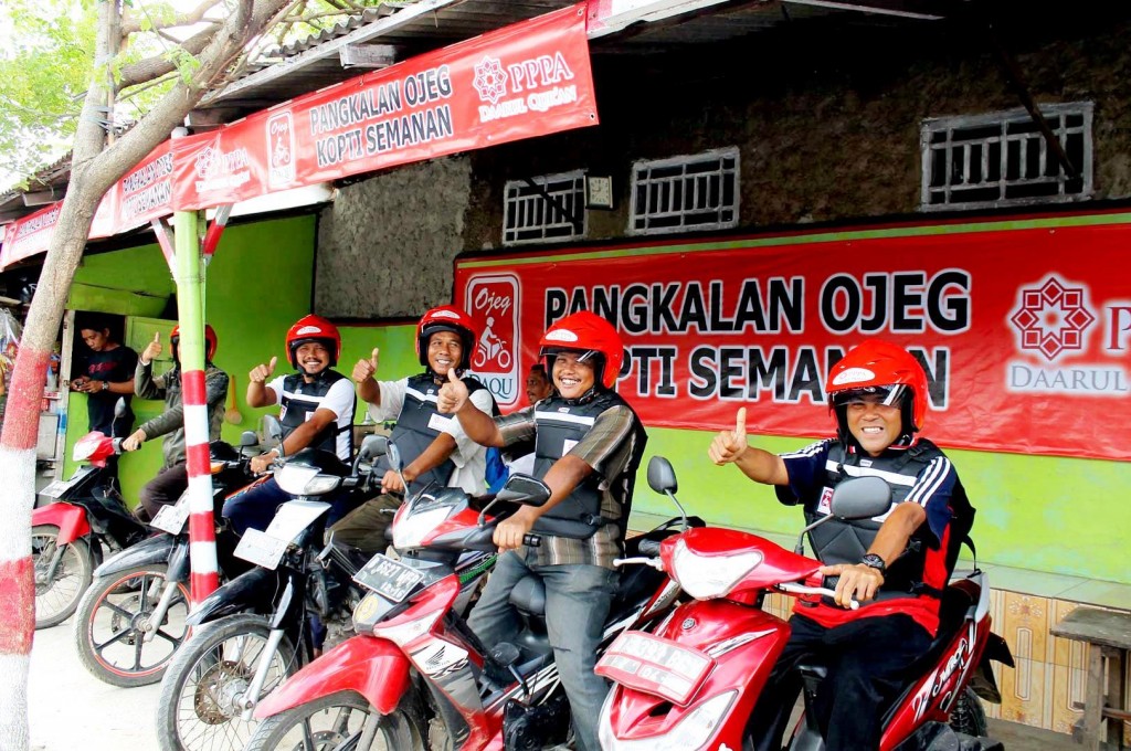 Ojek Drivers in Their Pangkalan (Ojek Pangkalan) Source: http://www.pppa.or.id/ 